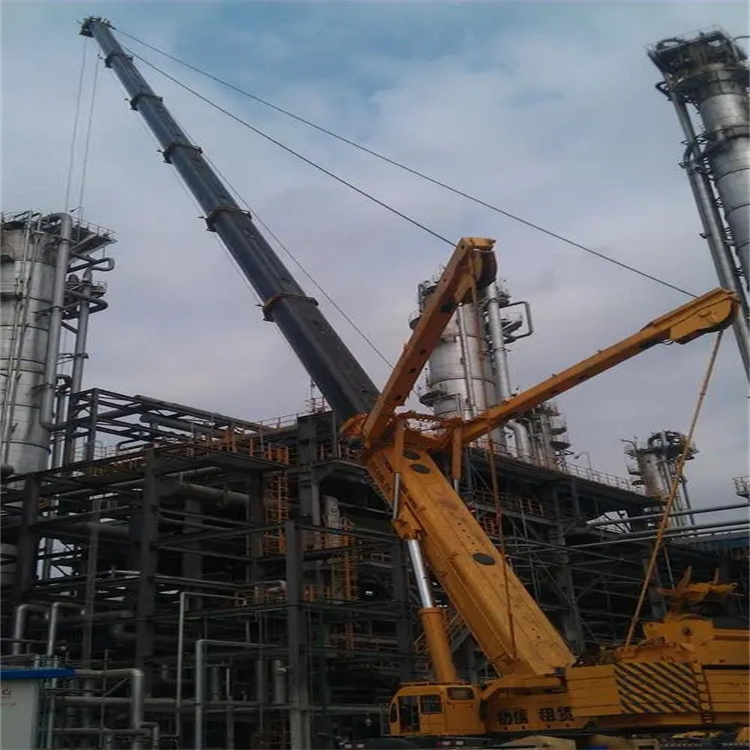 马山吊板房的吊车